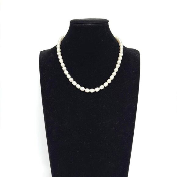 TIFFANY Silver Pearl Heart Necklace - Picture 8 of 10